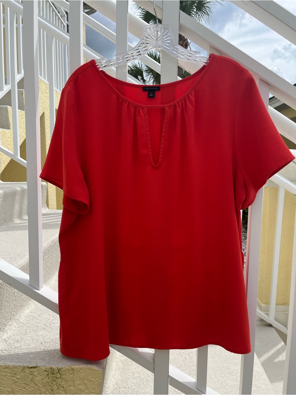 Ann Taylor Vibrant Red Short-Sleeve Keyhole Top size XL